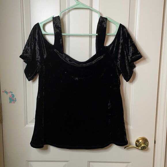 Sanctuary black velvet cold shoulder shirt small - Picture 3 of 6